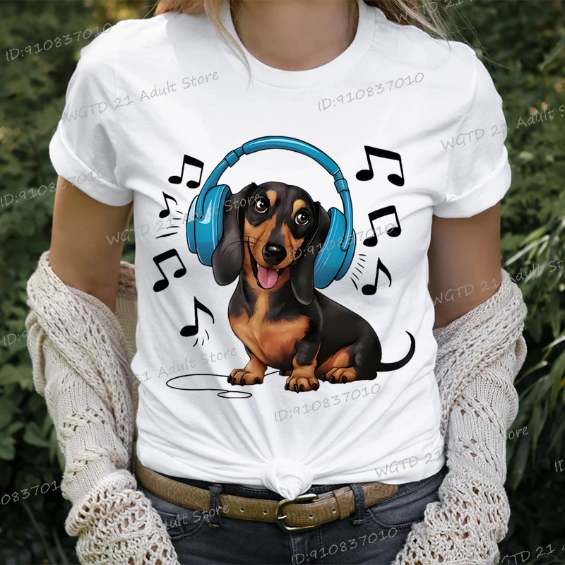 

Women Graphic A Dachshund Listening To Music T-shirt Cartoon Fashion Funny Animal Short Sleeve Tops Dog Trend Female Tshirt