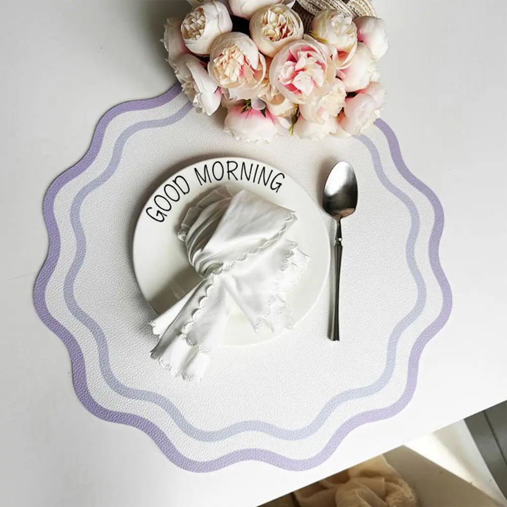 Waterdichte eetplacemat Elegante kunstleer geschulpte placemats Hittebestendige eettafelbescherming Antislip voor keuken