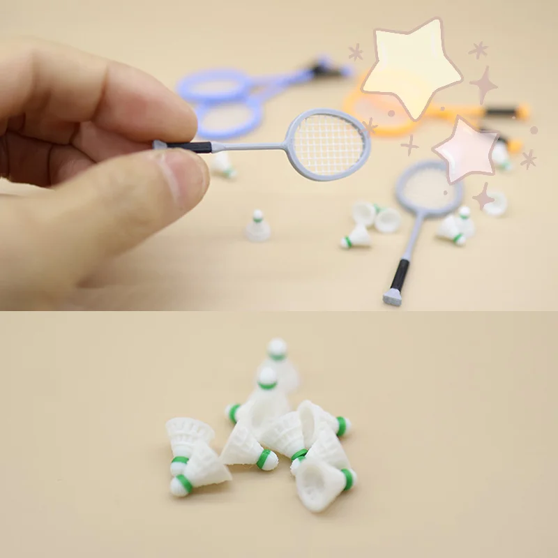 1Pair 1:12 Dollhouse Simulation Mini Badminton Racket Set For Sports Scene Decoration Dolls House Pretend Play Toys