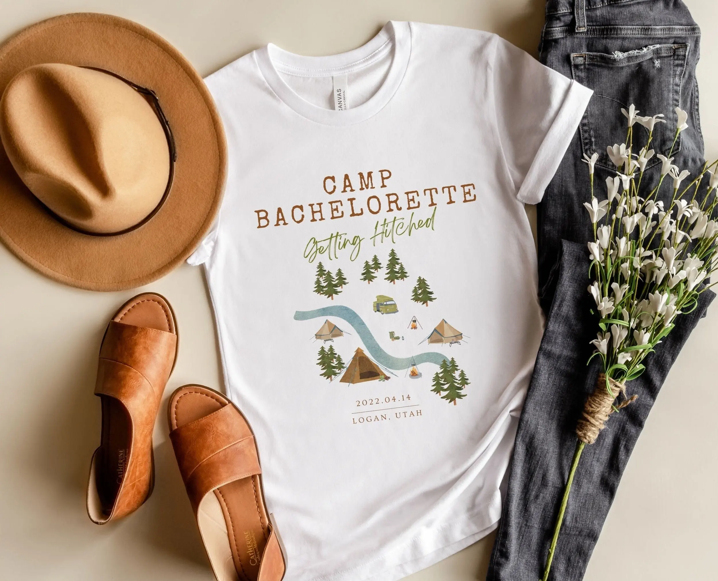 تي شيرت مخصص لحفلة العازبة في المعسكر ، وصيفات الشرف في الزواج ، وإضاءة العروس ، ووصيفات الشرف ، وحفلة العزوبية ، والتخييم