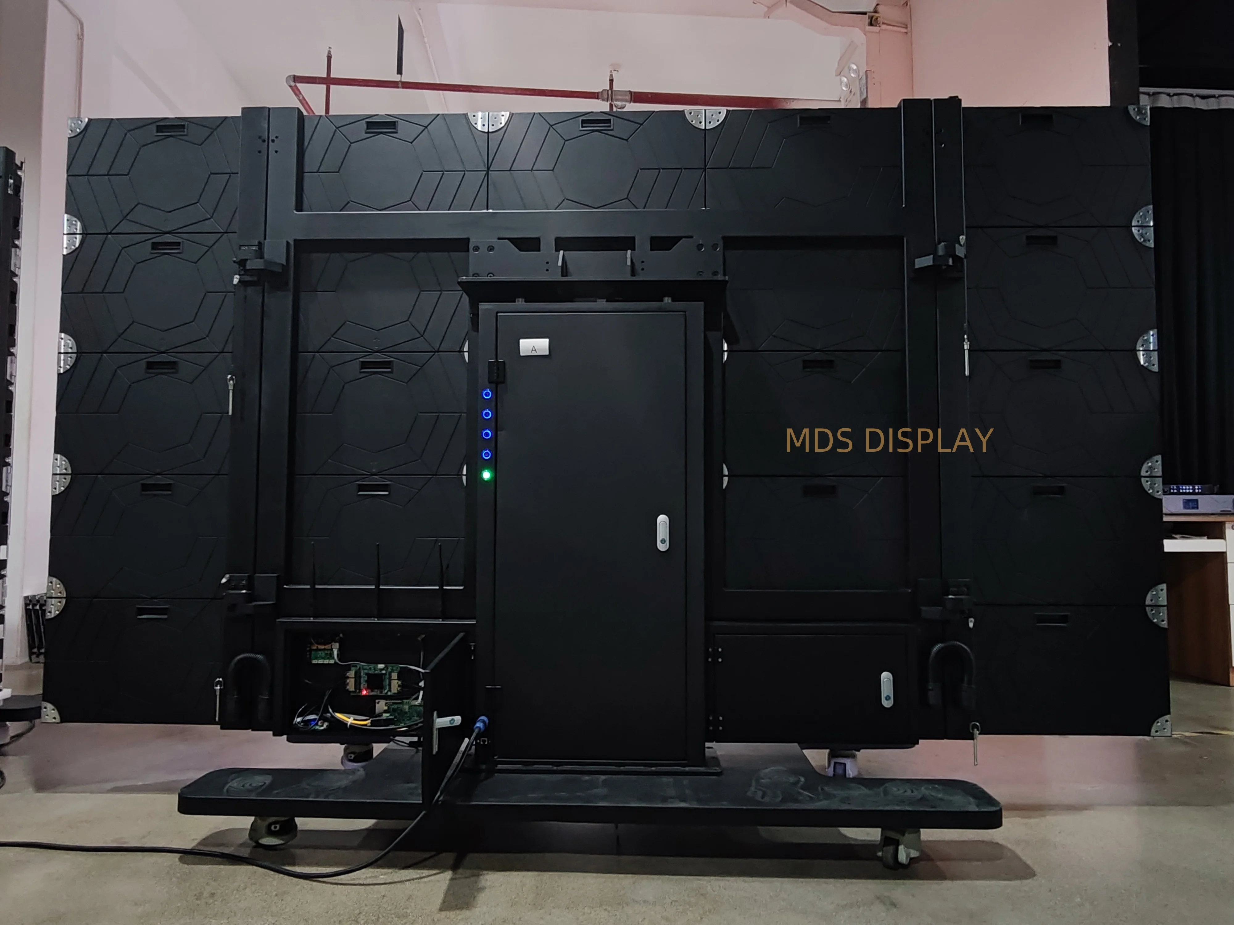 Mds todo en uno, 135 pulgadas, plegable, elevación automática, Control remoto de vídeo, conferencia, TV LED, sala de reuniones, pantalla LED educativa