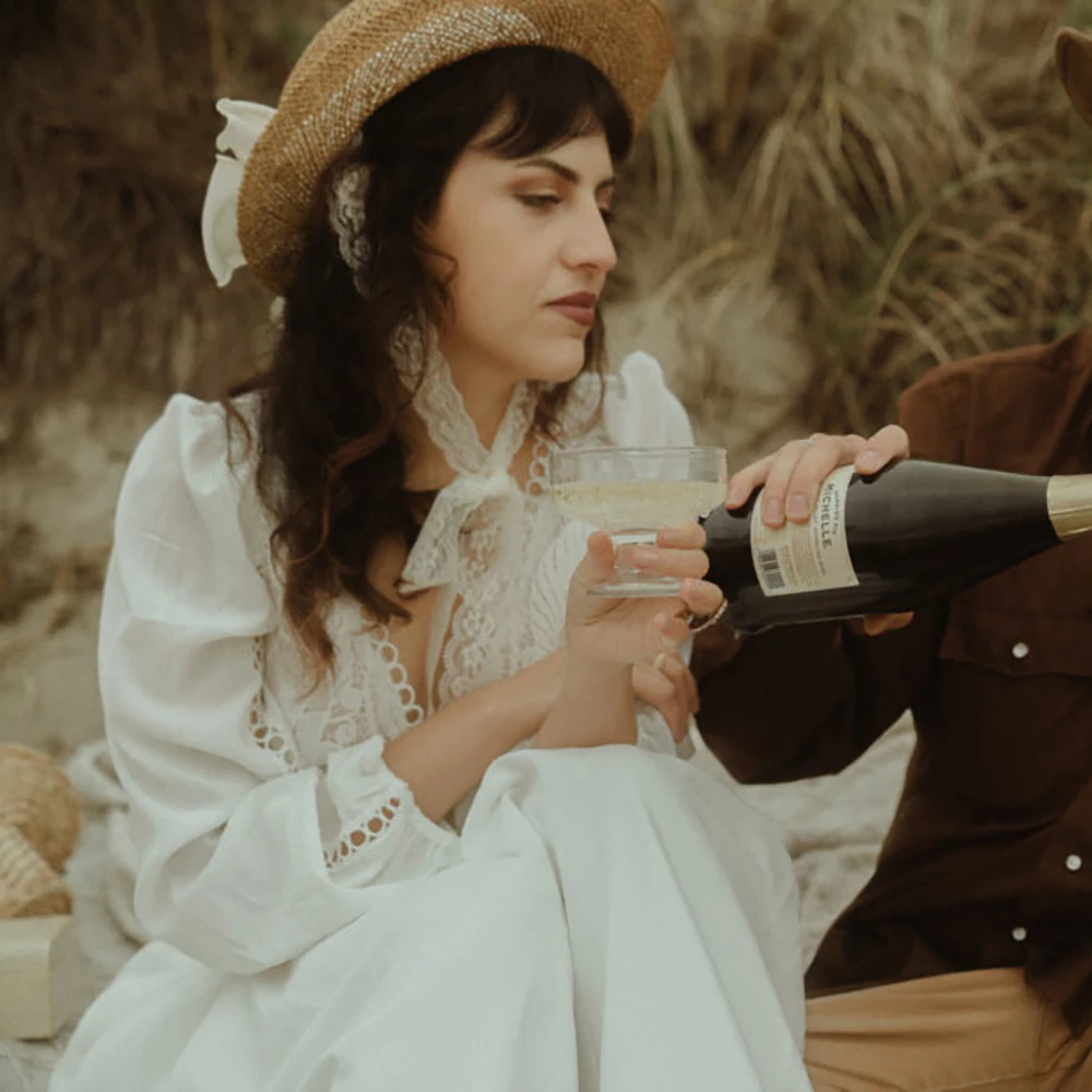 Vestidos de novia personalizados con recorte bohemio, gasa, línea A, encaje, cuello en V, bosque, ligero, mangas largas de obispo, vestido de novia