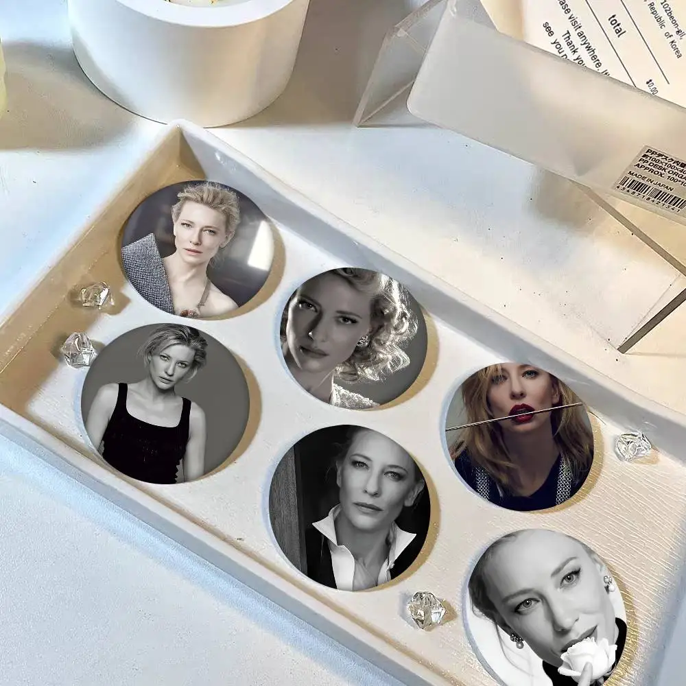Actor Cate Blanchett Round Badge Creative Brooch Clothing Backpack Accessories Lapel Pin