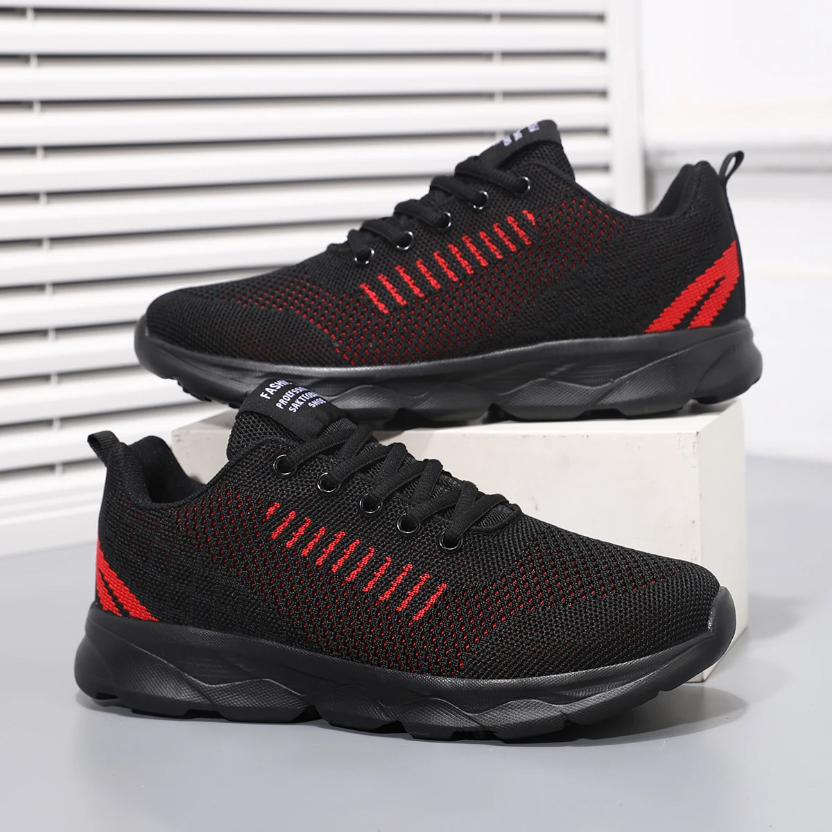 Unisex Couple Running Shoes Breathable Mesh Lightweight Non-slip Casual Sports Sneakers for Men Women