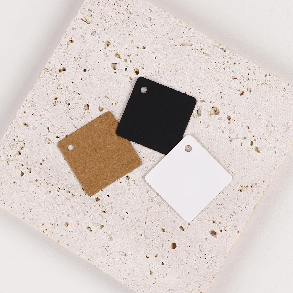 Etiquetas cuadradas de 2,5x2,5 cm para joyería, etiquetas de precio en blanco y negro, tarjetas de papel Kraft, collares y pendientes, accesorios