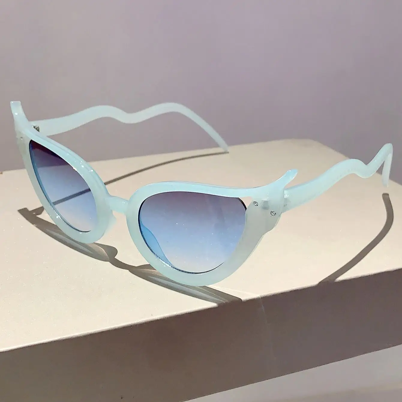 KAMMPT New Cat Eye Sunglasses Fashion Vintage Snake Shaped Frame Multicolor for Women Stylish Trendy Brand Design Shade Eyewear