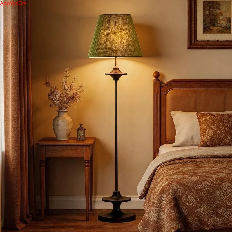 

American retro atmosphere floor lamp for living room sofa side creative floor lamp antique bedroom bedside standing lamp