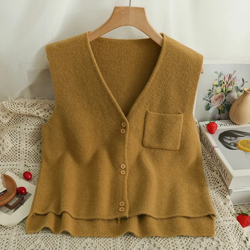 Autumn And Winter New Ladies Small Fragrance Design Button Knit Vest Cardigan V-Neck Sleeveless Stacked Sweater Vest Slim Coat