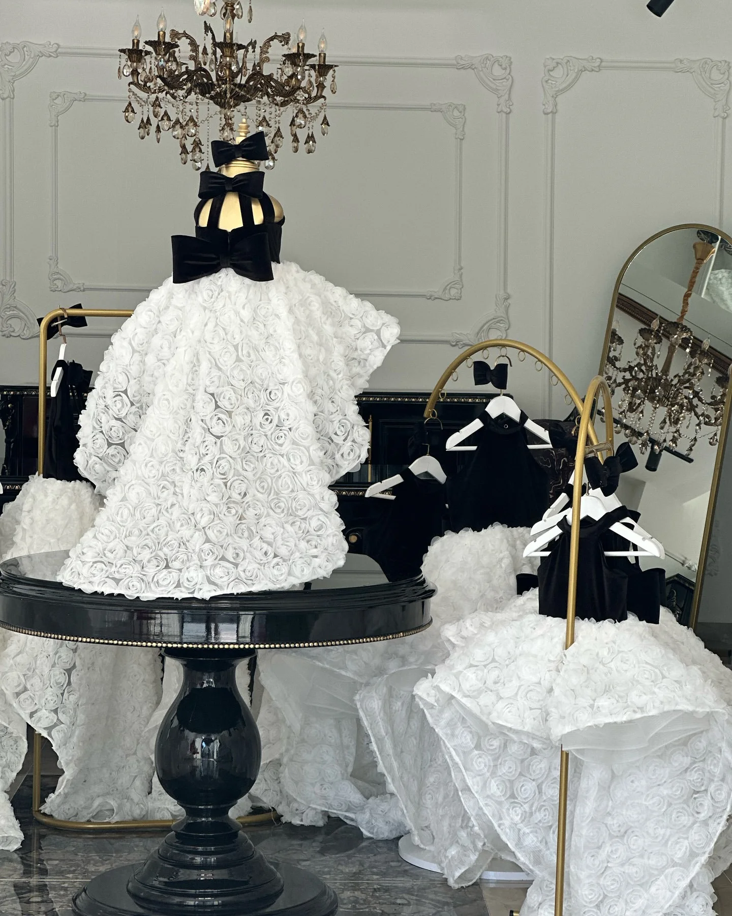 Black and White Pageant Dress for Little Girls Halter Velvet Floral Flower Girl Dress Birthday Party Ball Gowns Homcoming Dress