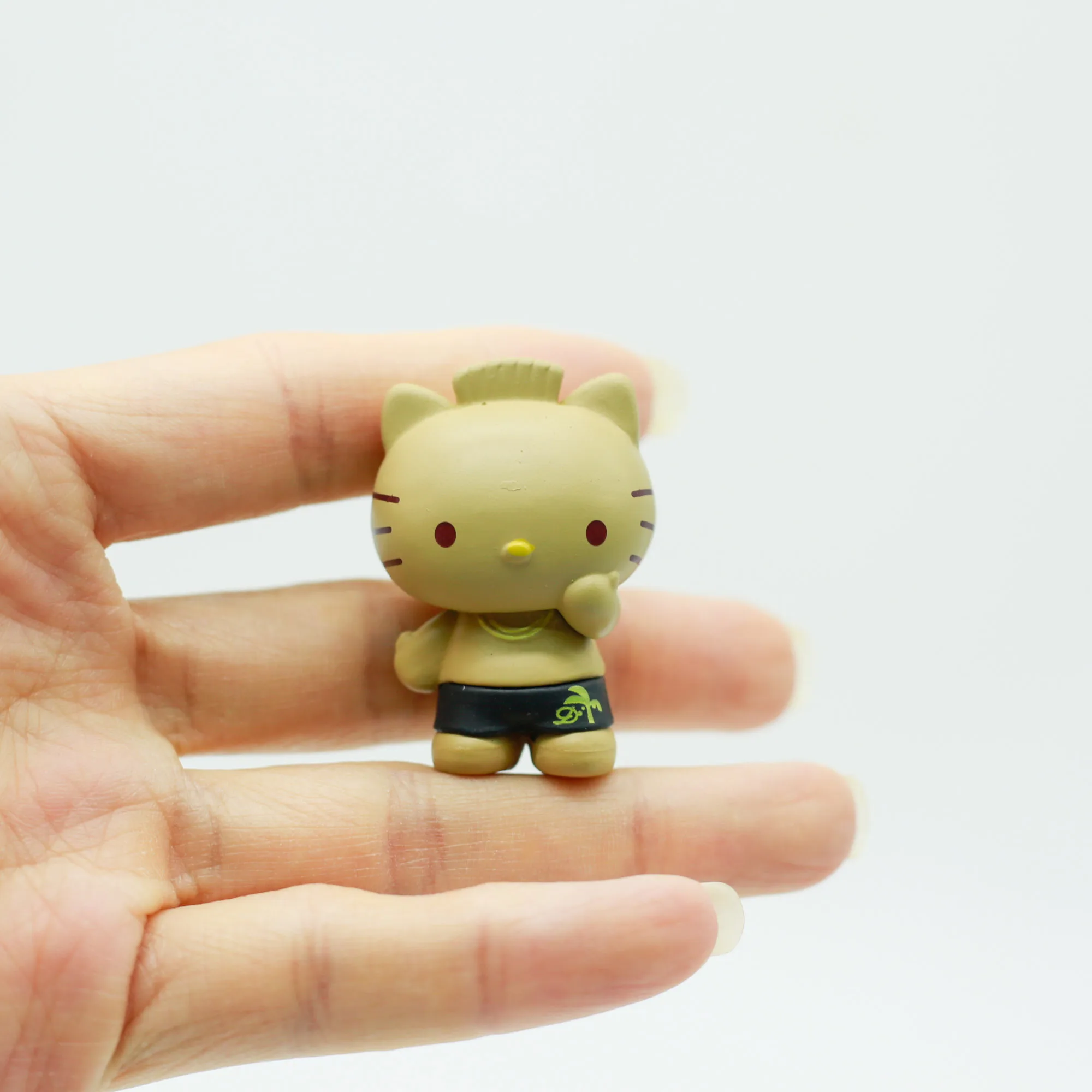 Sanrio Characters Summer Beach Vacation Hello Kitty Kuromi Mystery Blind Box Gifts Toy Model Anime Figures Collect Ornaments view 5