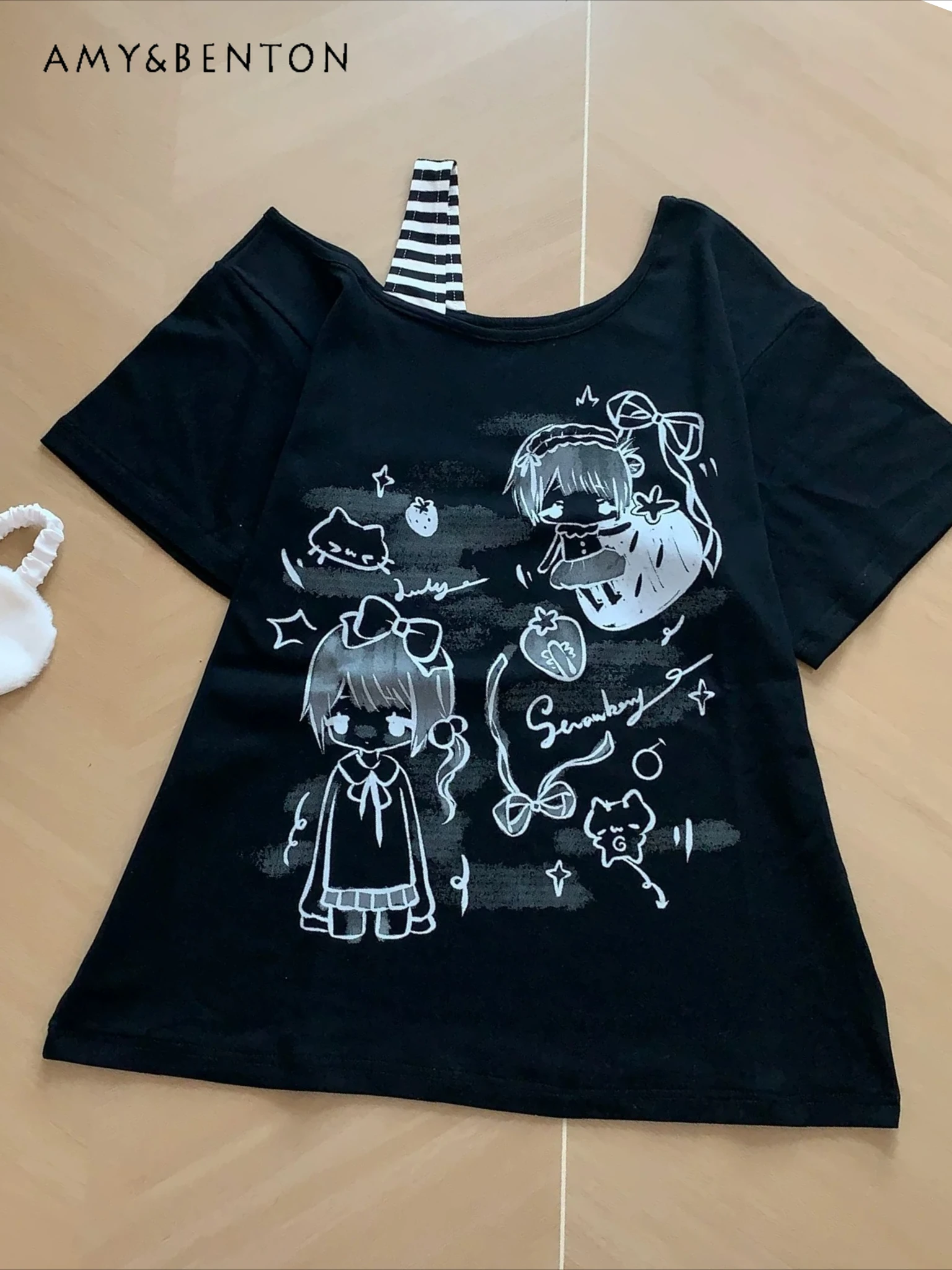 

Subculture Animation Printed Off-Shoulder Short Sleeve Top Women Summer College Style Sweet Cool Girl Slim Y2K Graphic T Shirts