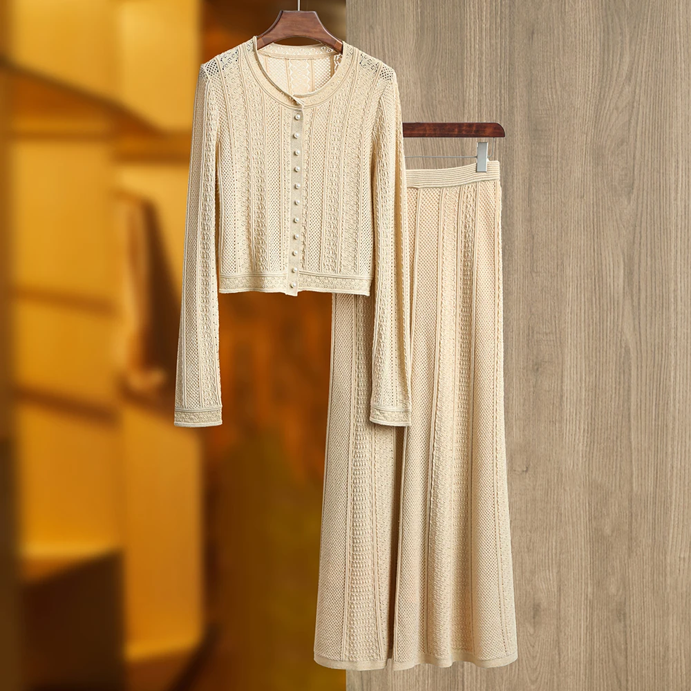 

Golden thread small round neck long sleeved top elastic waist long skirt fashionable dress commuting two-piece set