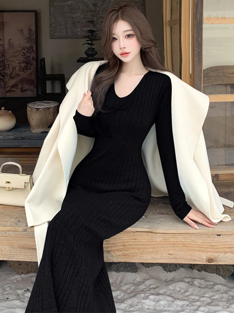 レディース レッド 縦縞 長袖 ニット ボディコン ドレス Vネック ウエストフィット デザイン シック インナーレイヤー ブラック 冬用コート スカート付き