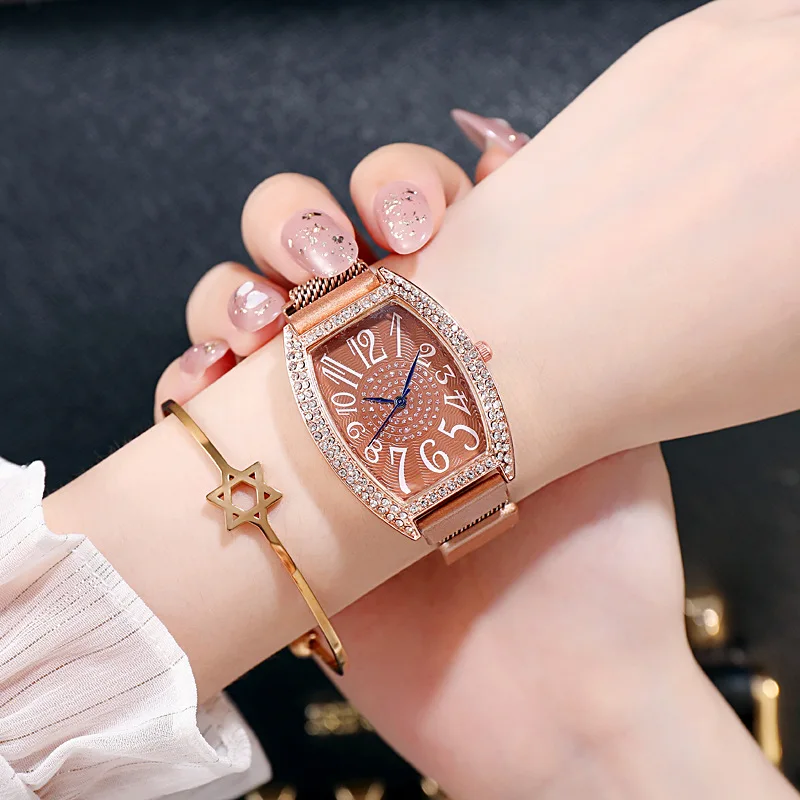 

2026 New European Style Square Watch Magnetic Mesh Strap Quartz Wristwatch In Stock Fashion Light Luxury Unisex Gift