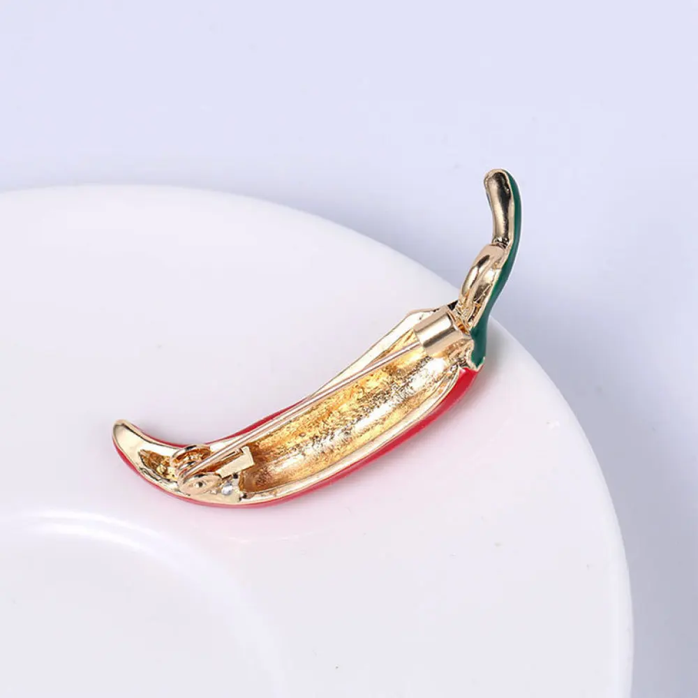 Fashion Red Chili Enamel Brooch Pin Creative Vegetable Badge Jewelry Cute Pendant Accessory For Women Chic Style
