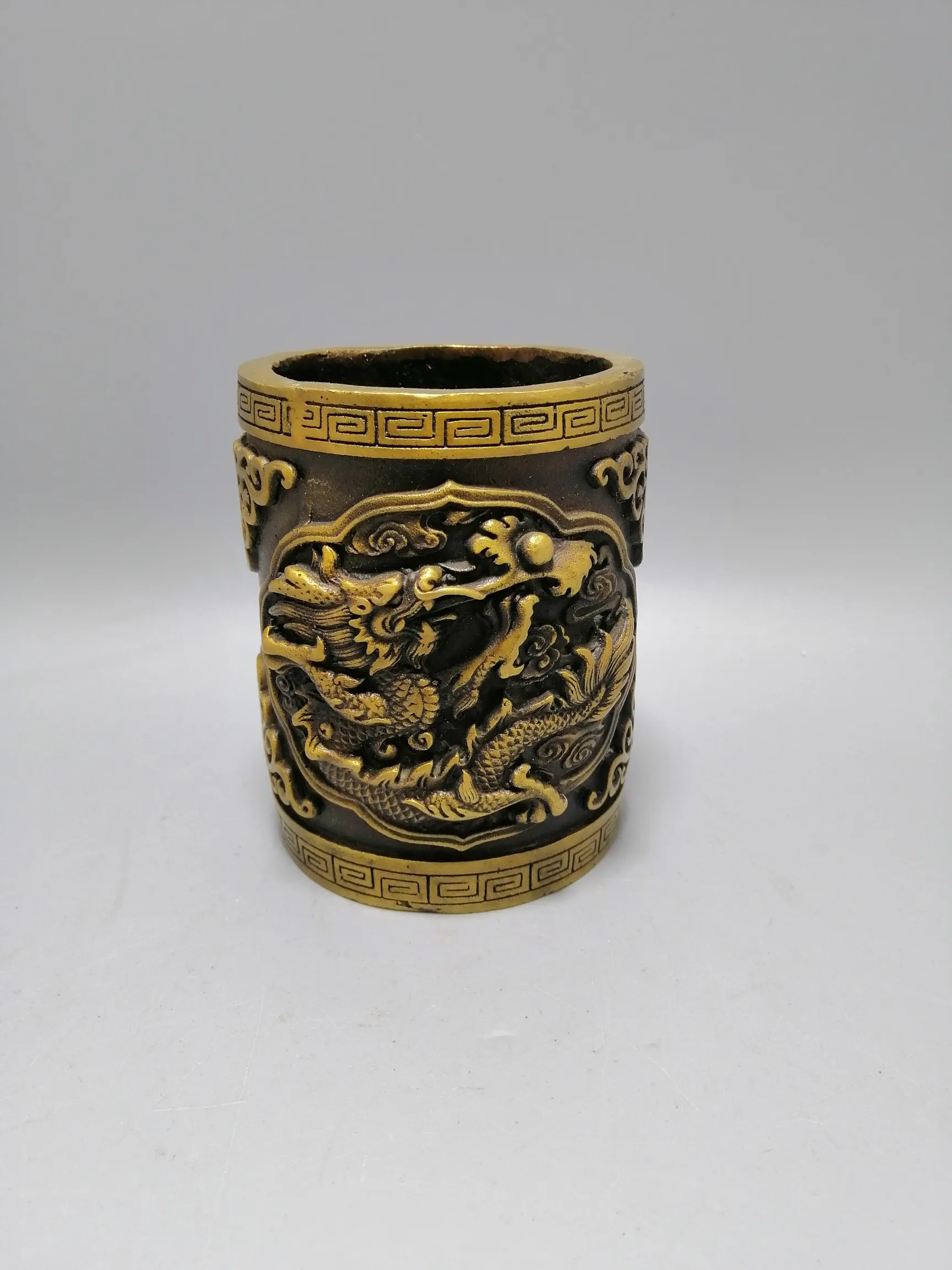 

Antique Collection Brass Carved Dragon Pen Holder Decorations Exquisite Workmanship