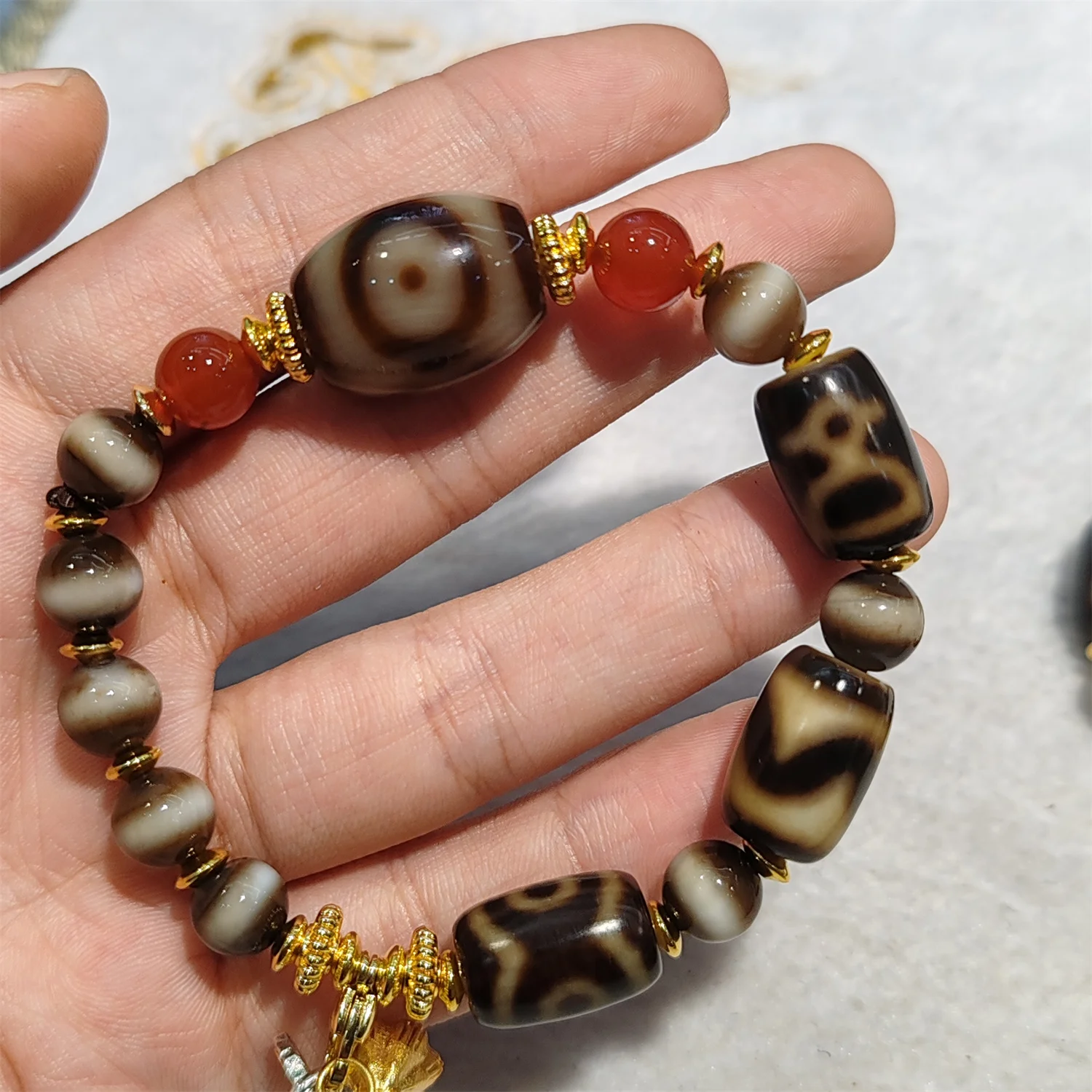 1pcs/lot Natural Old Agate Panda Three-Eyed Dzi Bracelet Pair with small beads red agate Lotus pendant Designer styles Ethnic