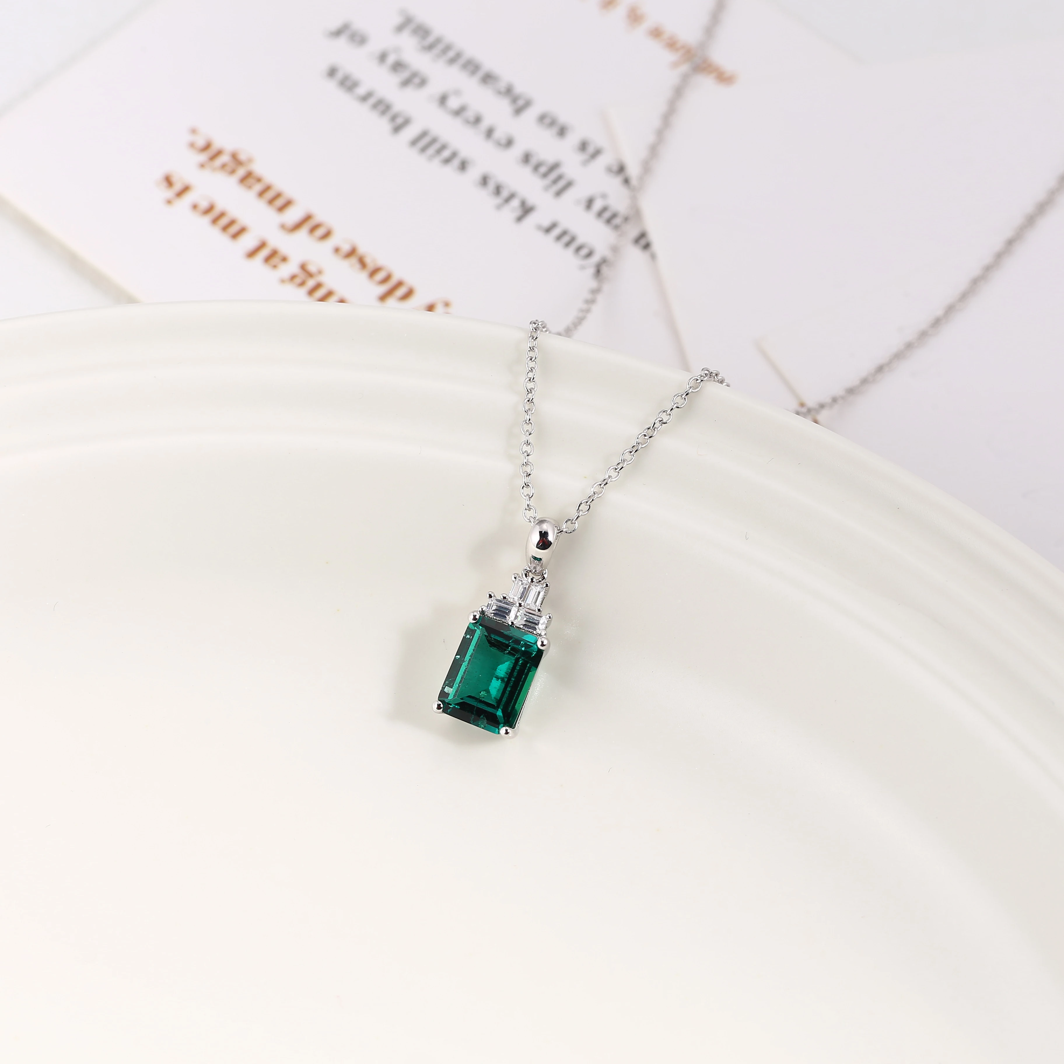 ATTAGEMS Classic 3.6ct Emerald Green S925 Sterling Silver Pendant Necklace With Chain For Women Fine Jewelry Wedding Party Gift