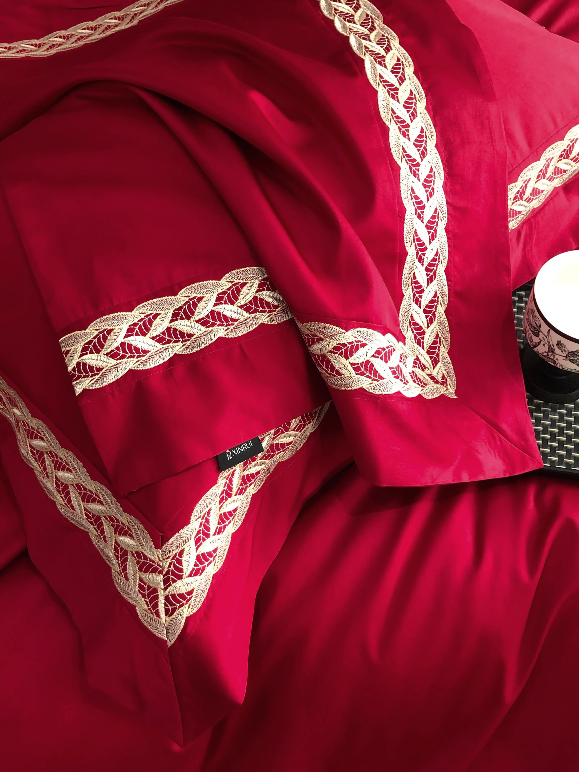 Luxury Red 100% Cotton 4-Piece Bedding Set, Embroidered Duvet Cover for Double Bed, King & Queen Sizes