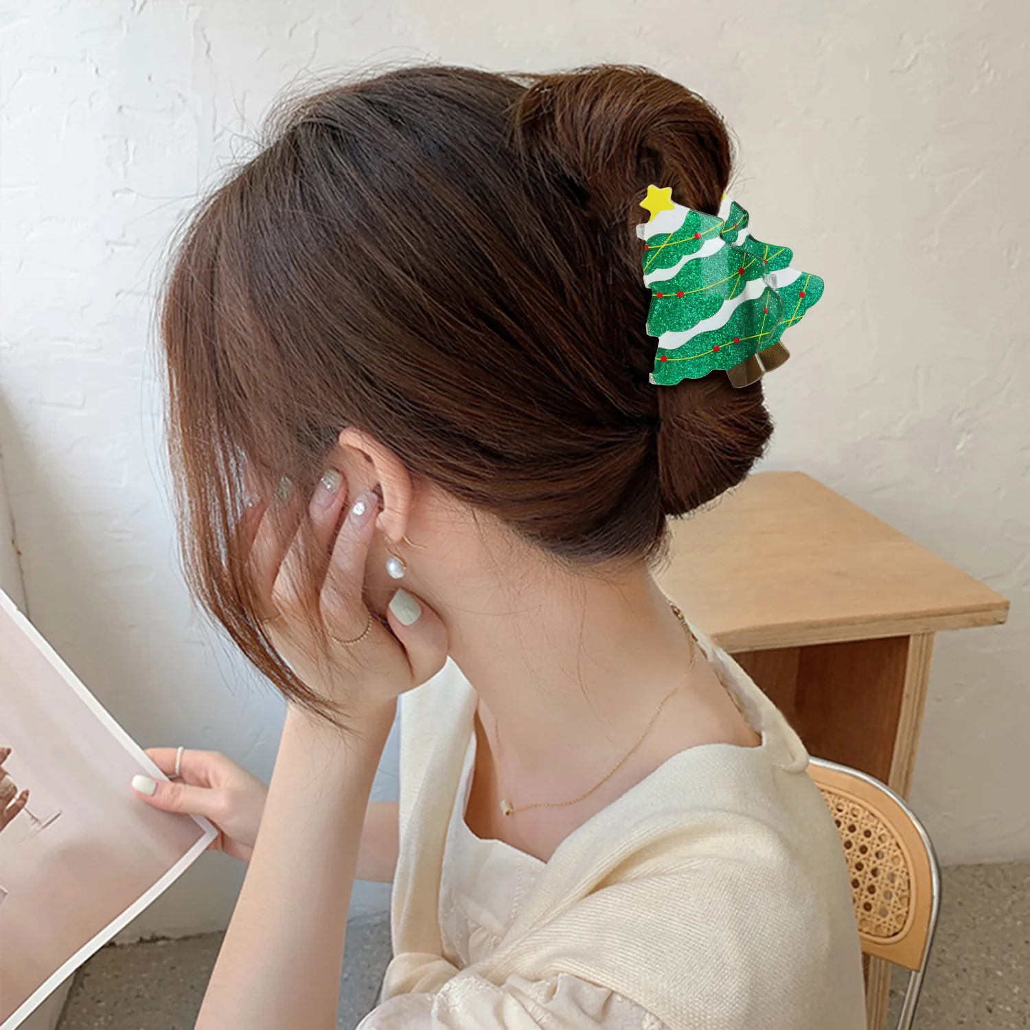 

NEW Cartoon Christmas Tree Acrylic Hair Claw Santa Claus Claw Clips Christmas Gift Hair Clips for Women Girls Hair Accessories