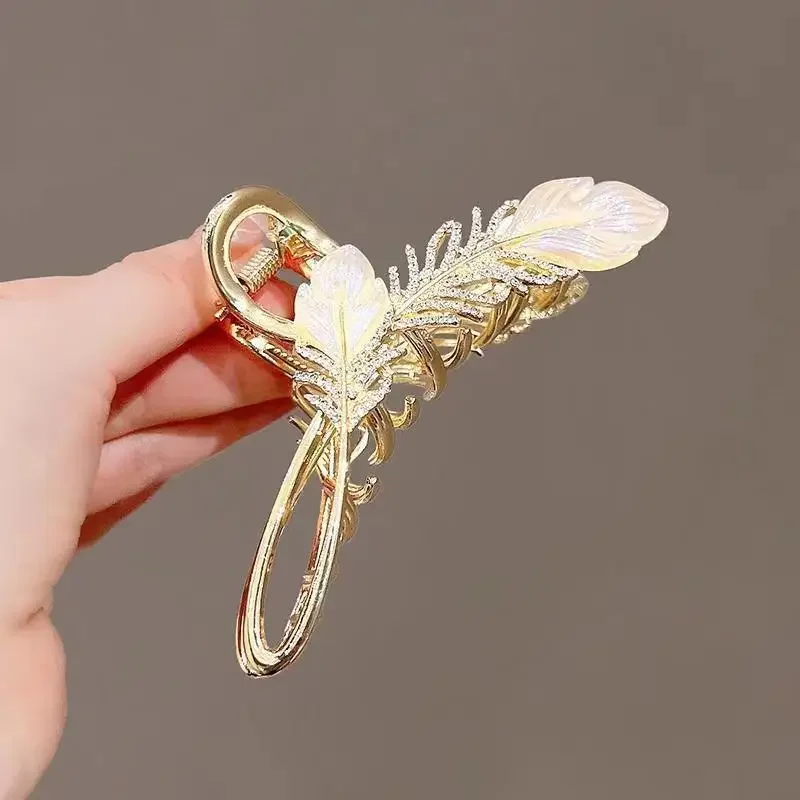 New Falling Feather Grab Clip Vintage Headdress Fairy Hairpin Retro Shark Clip Hair Clips for Women Trendy Claw Clips for Hair