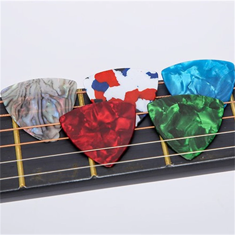 100% Brand New Triangle Guitar Picks Parts 3 X 3.2cm 4 Pcs Accessories Celluloid Musical Instruments Pick Holder