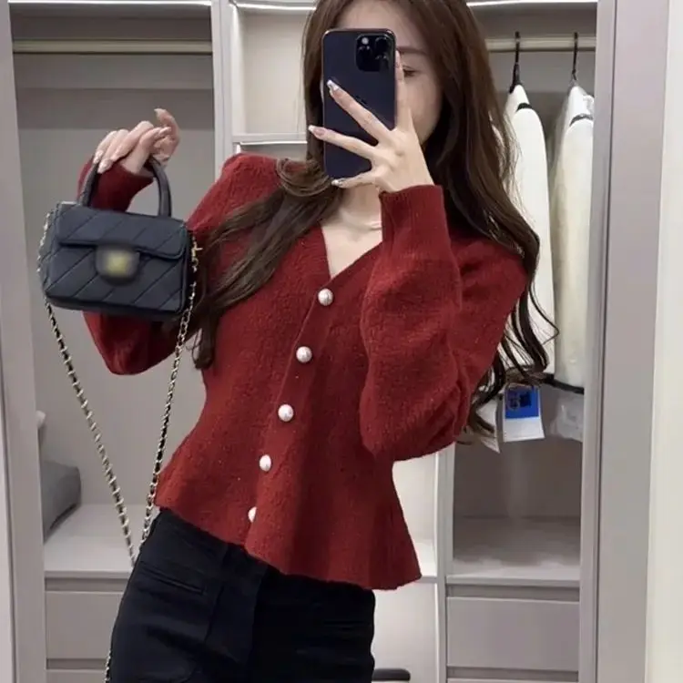 Red Cardigan Design Knitted Sweater Autumn and Winter New Style Slim Fit Top Short Sweater Small Stature Long Sleeves Sweaters