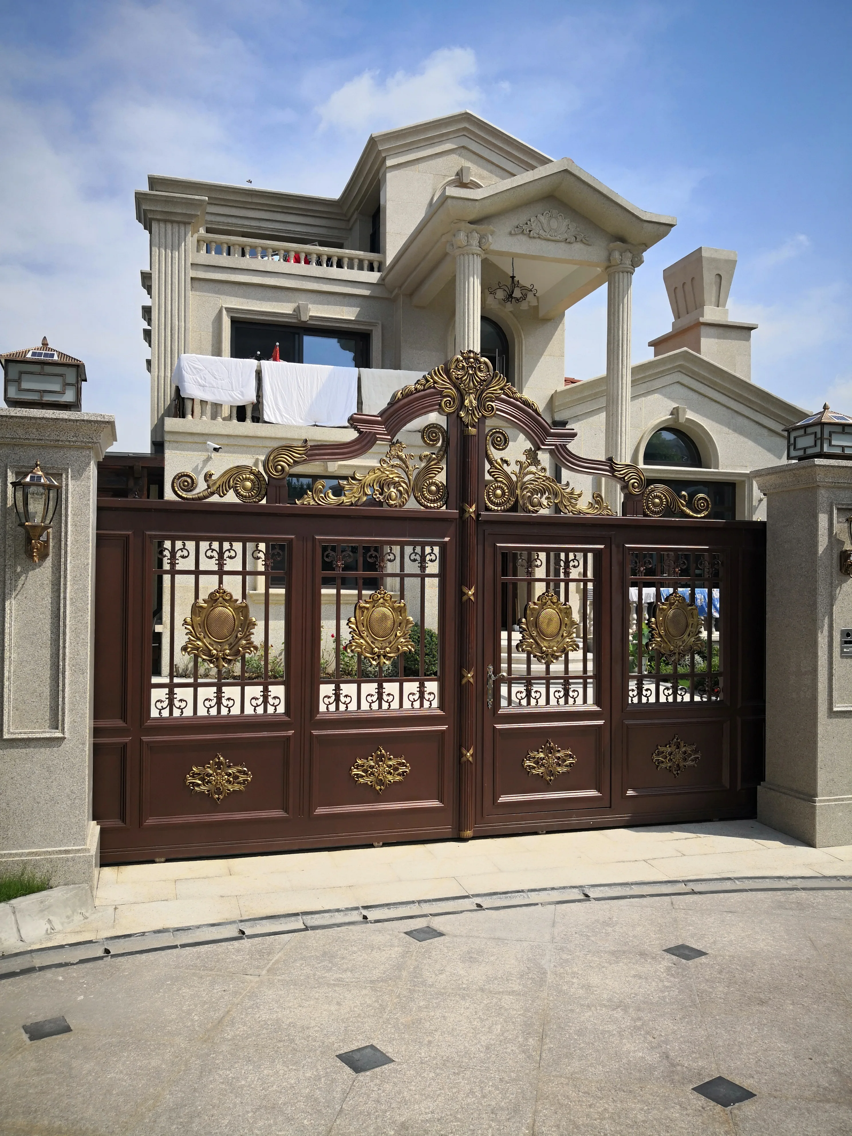 Aluminum Alloy Wrought Iron Gates Manufacturers China Sliding Swing Metal Garden Fences Hc-ag2