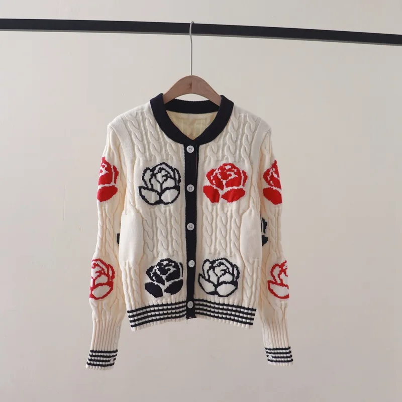 Autumn and Winter New Twisted Rose Jacquard Collar with Contrast Color round Neck Long Sleeve Thick Knitwear Cardigan Sweater Co