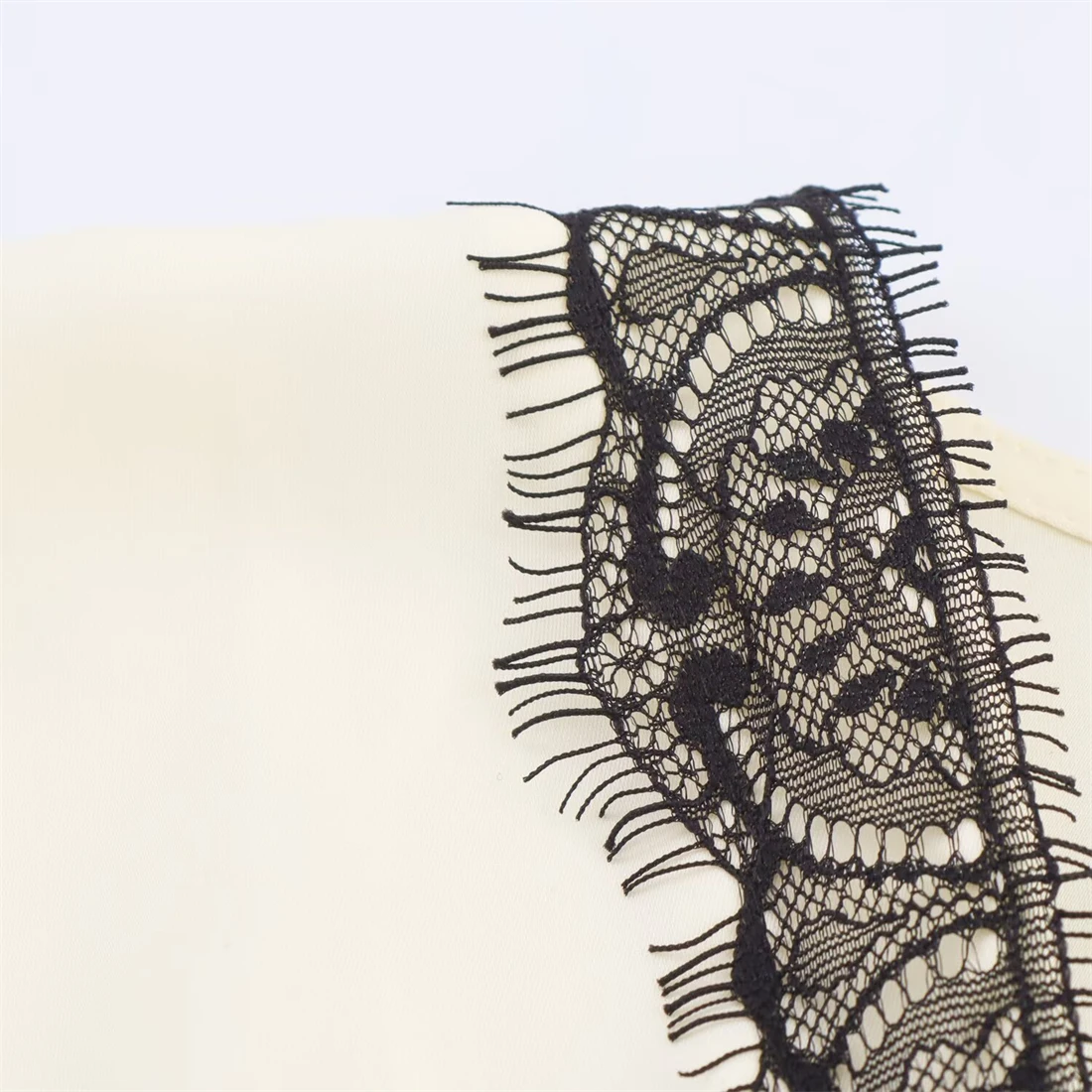 Nowa damska sukienka midi z koronką i motywem jemioły na rok 2025, z jedwabnej satyny o fakturze, o kroju A-line, idealna na przyjęcia świąteczne.