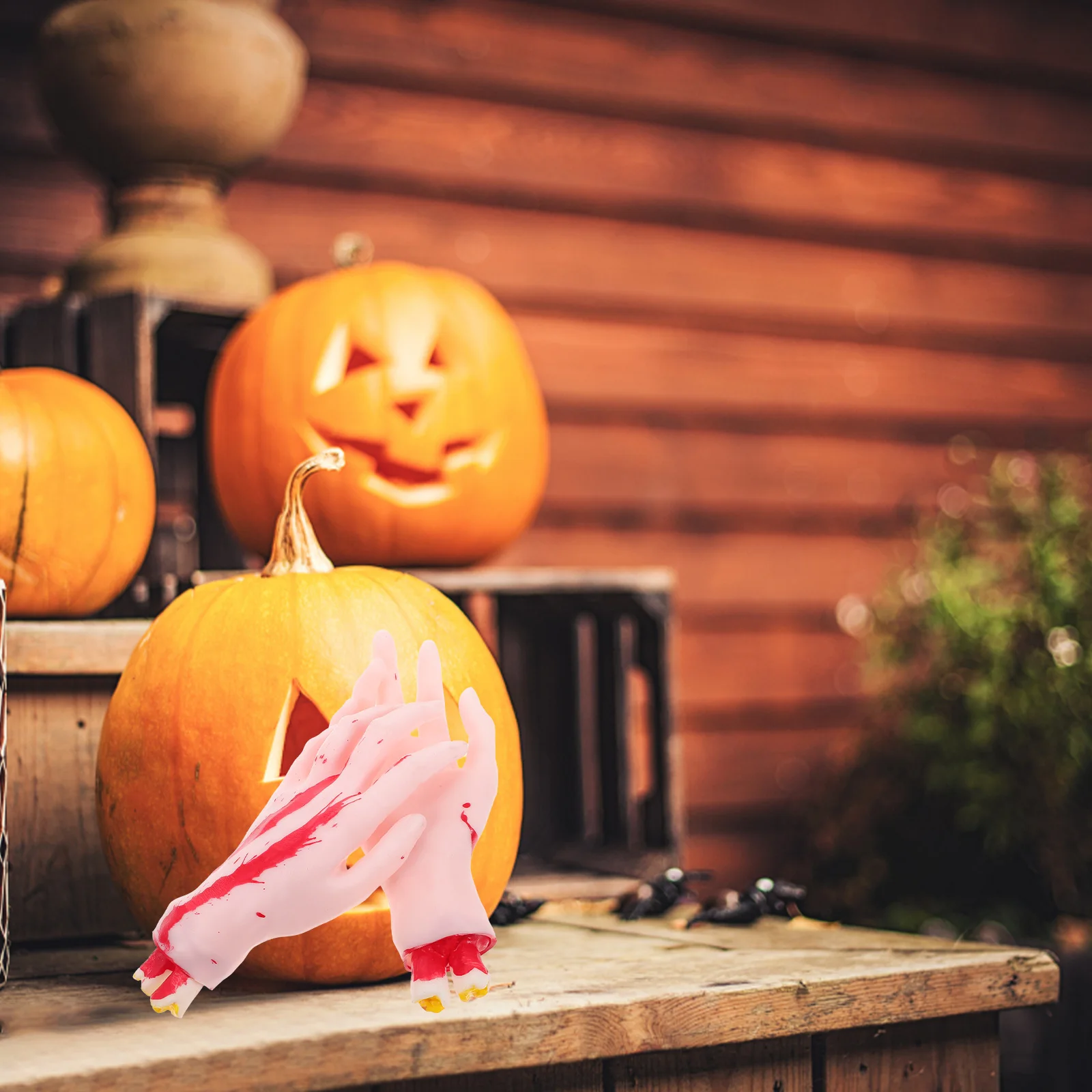 1 Pasang Aksesoris Tangan Palsu Halloween Dekorasi Horor Prank Menyeramkan untuk Pesta Panggung Warna Kulit Tangan Mati Fotografi Rumah Hantu