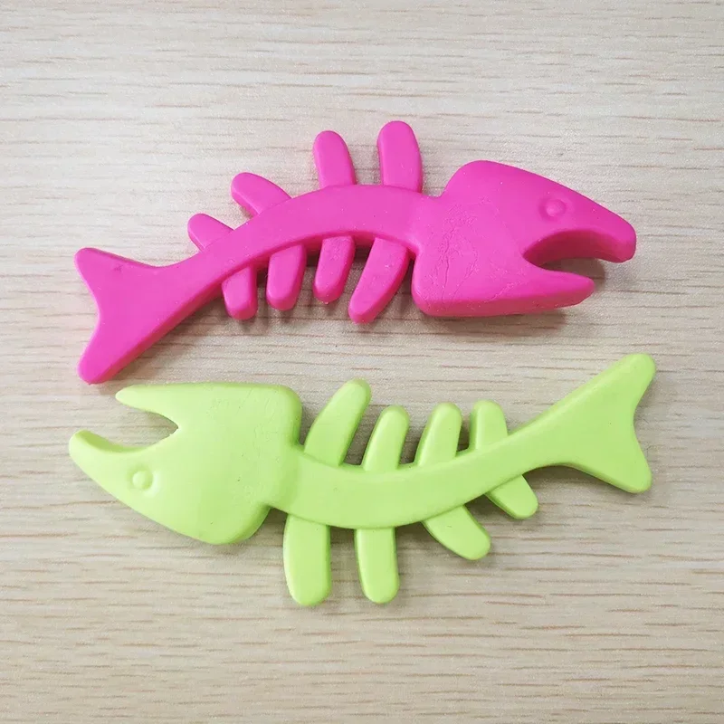 1Pcs Fish Bone Shape Pet Cat Dog Chew Toys Puppy Squeaky Toy Rubber Chew Sound Fetching Funny Training Toys