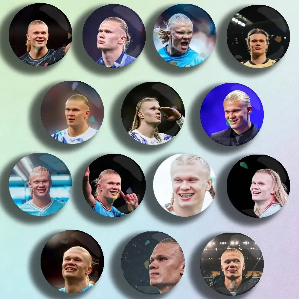 

N-Norway King of Shooters E-Erling Haaland Icon Badge Handmade Tinplate Brooch for Backpack Clothes Chest Ornament Gifts