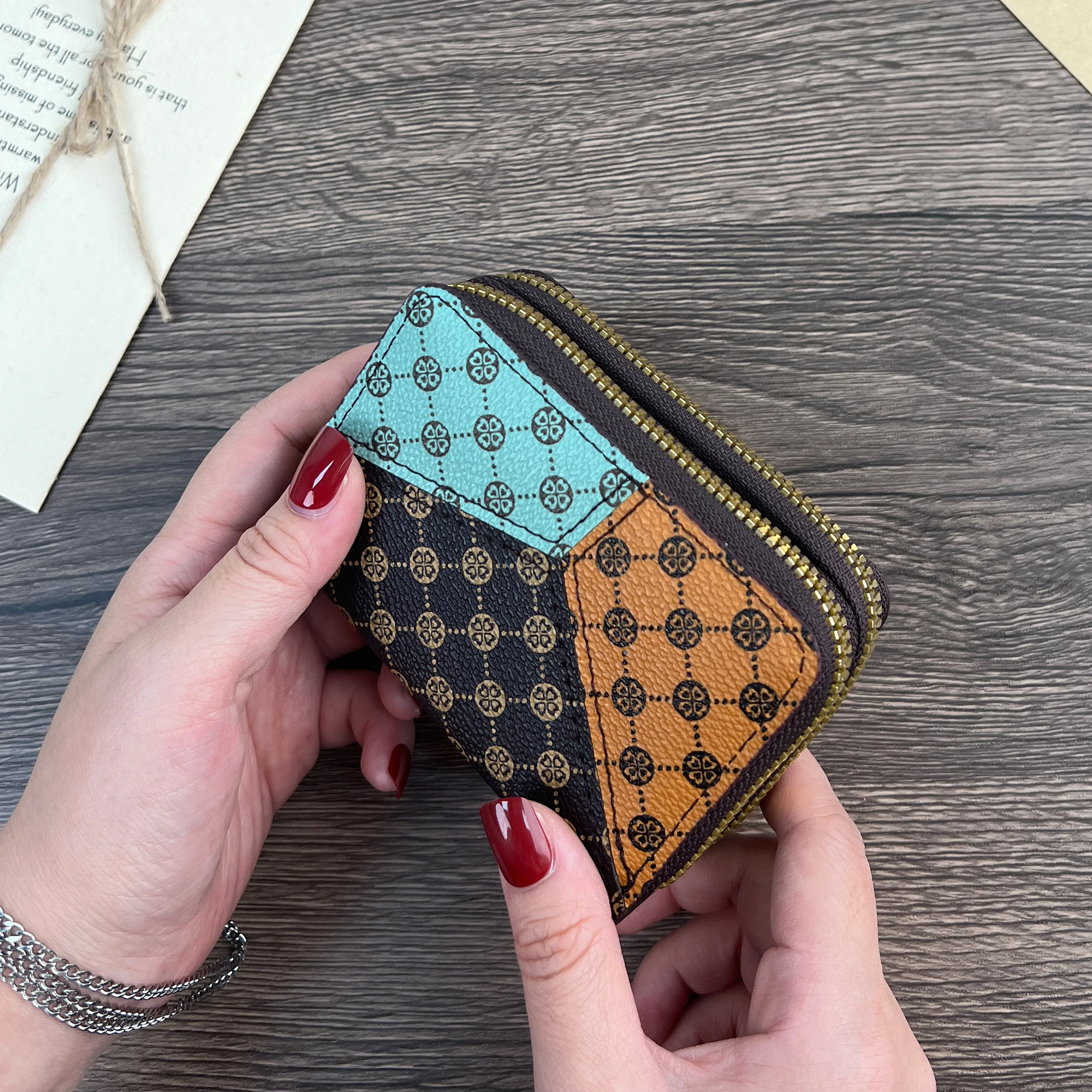 

Women's Minimalist Short Wallet Zipper Around Casual Clutch Purse, Versatile Card Bag