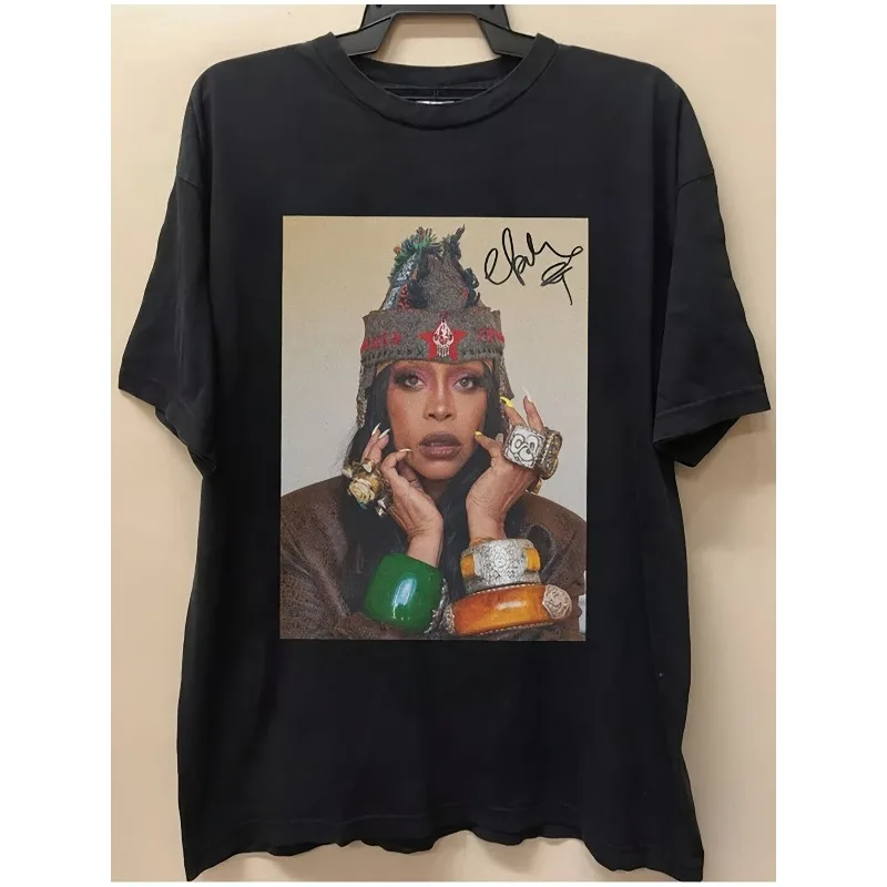 Ladies' T-shirt features eye-catching print design, handwritten signature,and luxurious headwear and accessories art enthusiasts