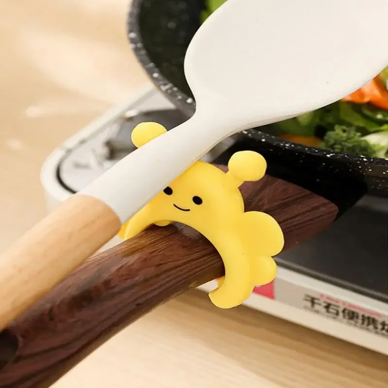 

1PCS Silicone Spatula Rack Little Bee Anti Scalding Overflow Pot Clip Spoon Holder Clip Universal Shovel Rack Kitchen Gadget