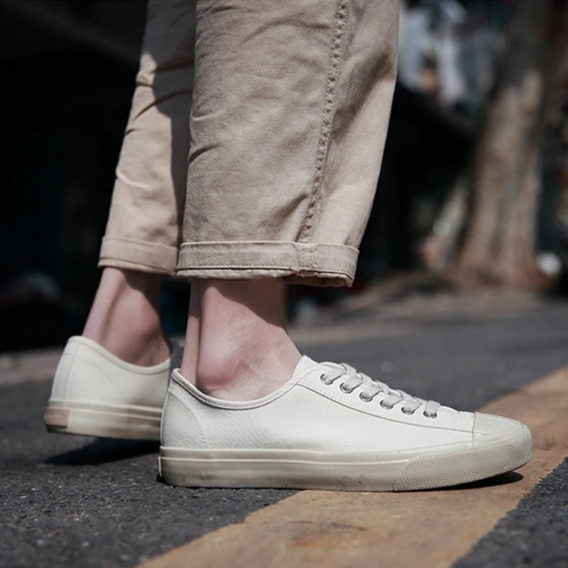 Casual Flat Bottom Comfortable Flat Heel Anti-slip Men Shoes 2023new Fashion Simple Canvas Solid Color Casual Shoes Summertime