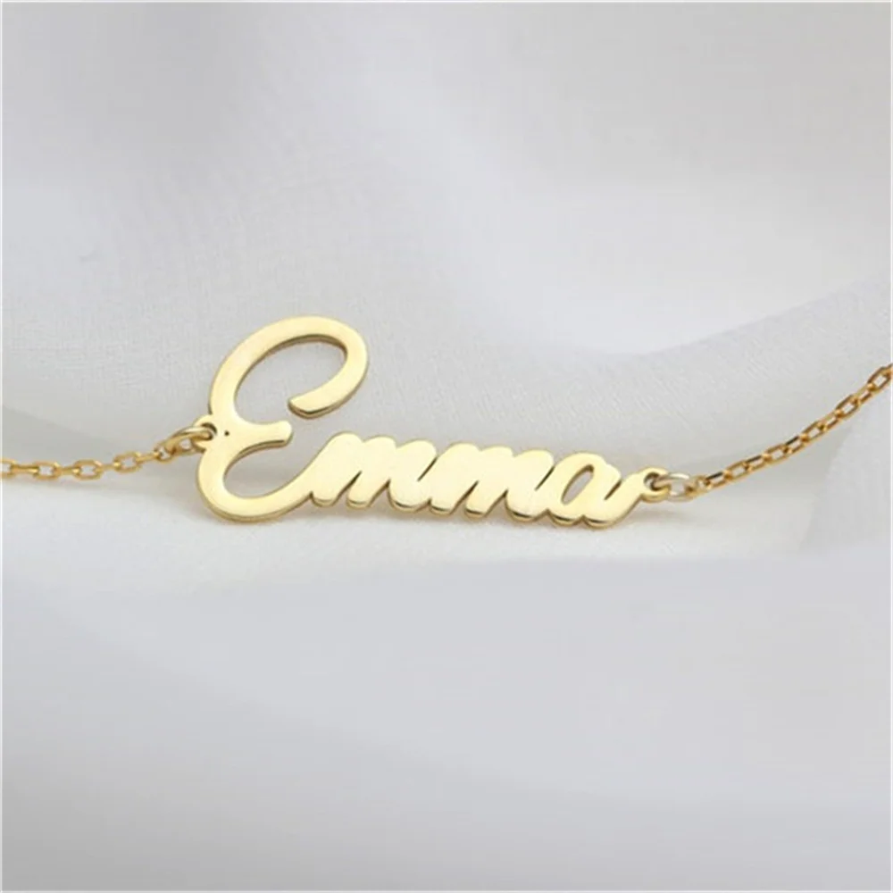 Personality Custom Name Bracelet for Women Stainless Steel Jewelry Golden Letters Cable Chain Jewelry Beautiful Gift Give to Mom