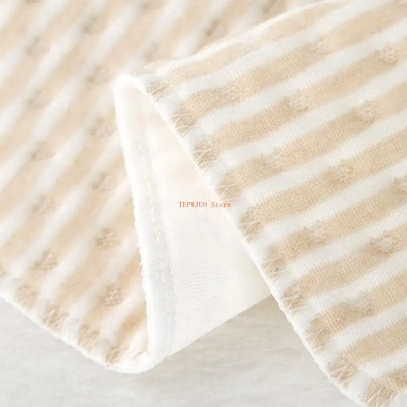 وسادة تغيير الحفاضات المقاومة للماء U50F مقاومة للانزلاق ومريحة لإجراء تغييرات آمنة