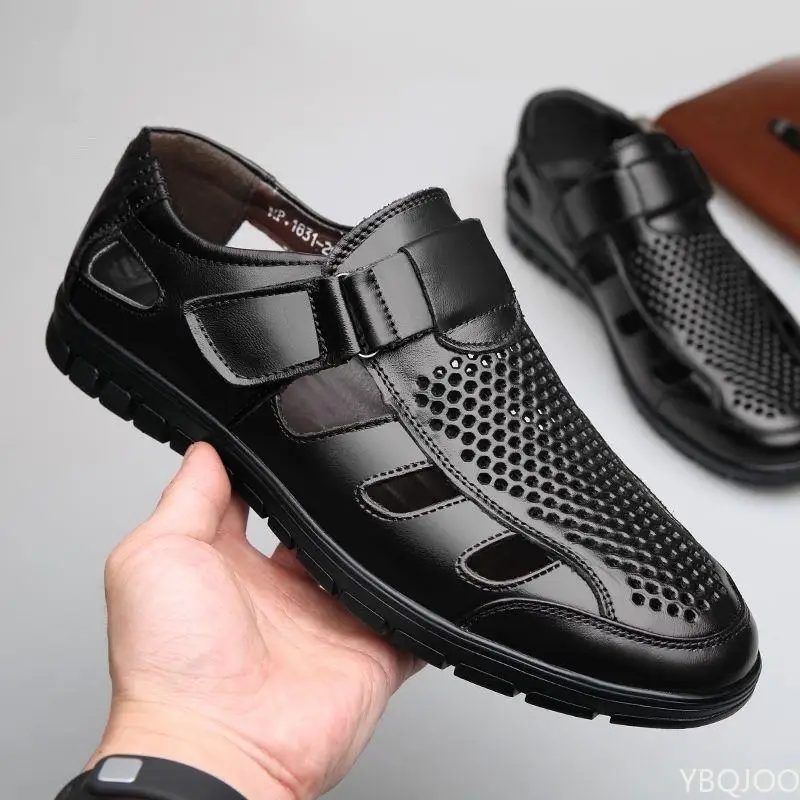 

2022 New Summer Fashion Men Comfortable Sandals Cozy Hollow Soft Lighted Breathable Work Shoes Casual Leather Designer Sandals
