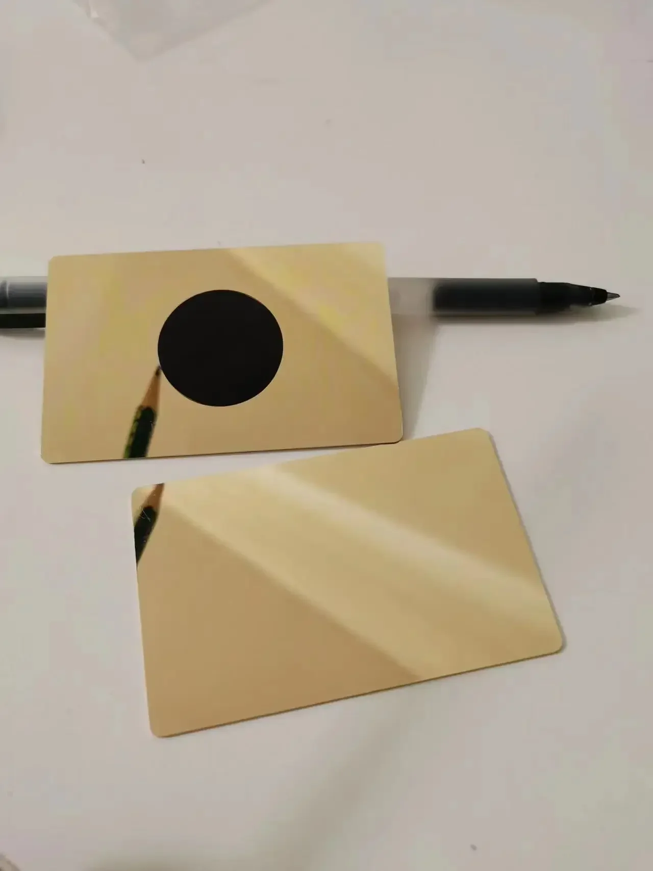 Para visita Tarjeta de metal dorado brillante / Tarjeta de metal NFC dorada