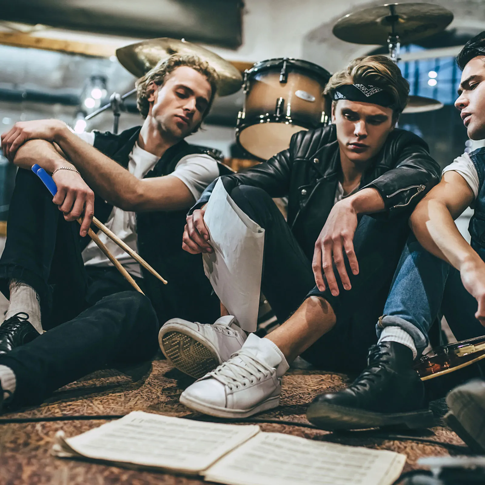 

2Pairs Anti-Skid Maple Drumsticks Nonslip Design Suitable for Children Everyday Use Rich Sound Production Maple Drum Sticks