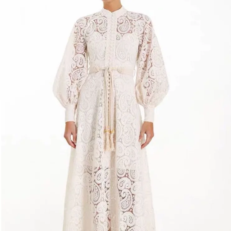 

Белое кружево с вырезом-стойкой и воротником-фонариком Свек Длинное платье для похудения с завышенной талией Юбка трапециевидной формы для поездок на работу