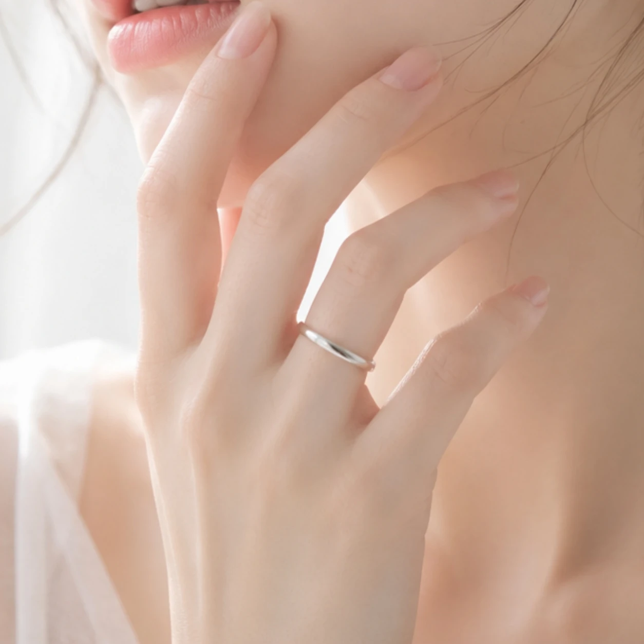 Minimalist Smooth Plain Band Ring 2.3mm Stainless Steel Stackable Finger Ring for Men Women Daily Wear Accessories