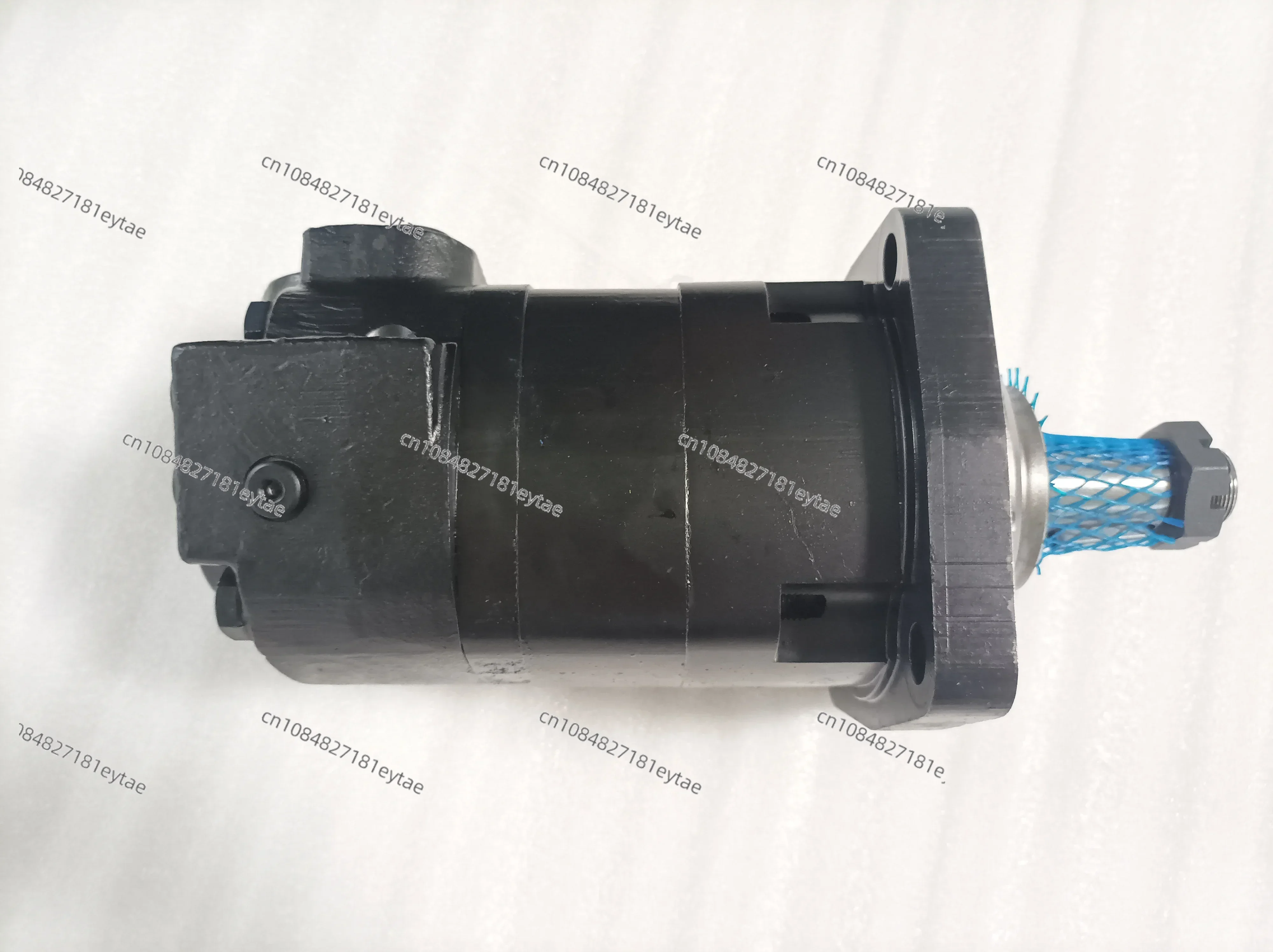 109-1052-006 1091052006 Hydraulic driven running motor of side push loader, suitable for vehicles around Boke 540/543