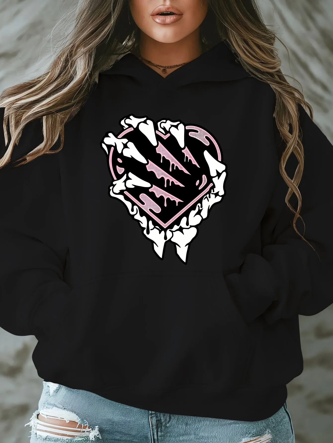 Damessweatshirt met zwarte hartgrafische capuchon - Gezellige winterpullover met witte hartprint, zachte trui met lange mouwen