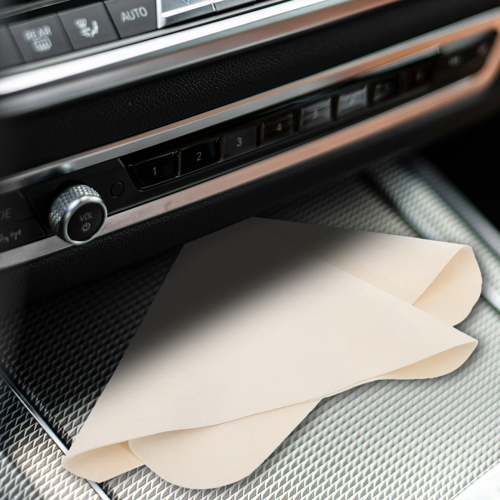 

30x30cm Car Cleaning Towel Sheepskin Wash Cloth Reusable Water Retention Luxury Feel Various Surfaces Car Drying Cloth Vehicle