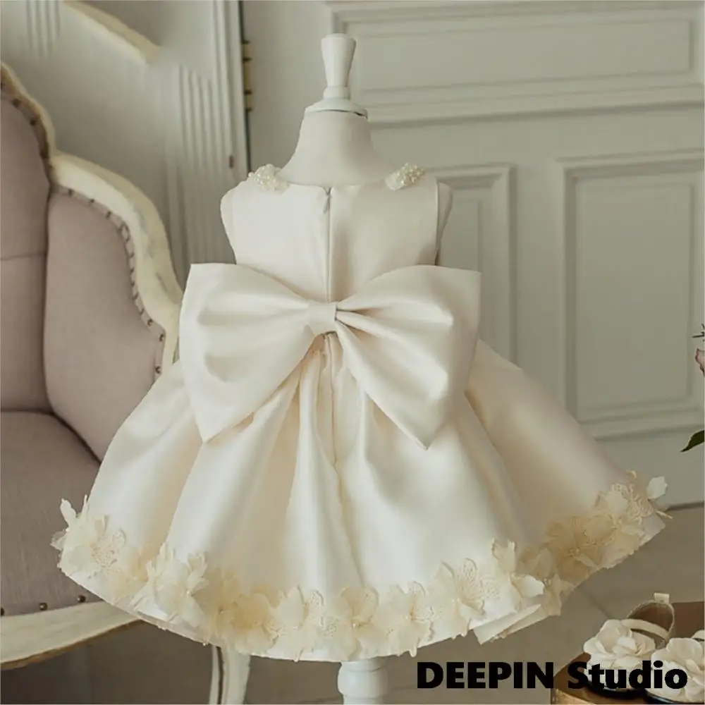 Girls Satin Bow Dress 2024 Spring New Puff Sleeve British Style Piano Costume Children's Catwalk Pleated Lovely Princess Dresses