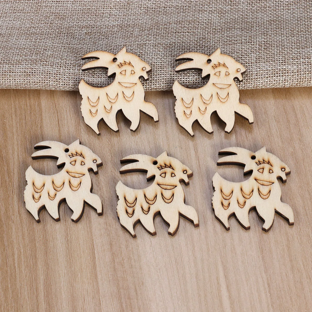

10 Pcs Wooden Simulated Animal Slices Creative Handcrafts Cutouts DIY Supplies Unfinished Ornaments Bamboo Arts Props