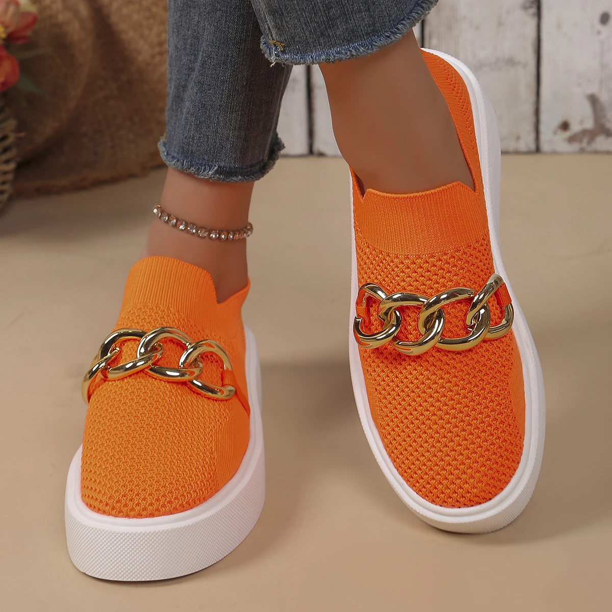 2024 Ladies Spring New Fashion Metal Chain Designer Flats Casual Walking Shoes Women Platform Shoes Big Size Women Mesh Shoes